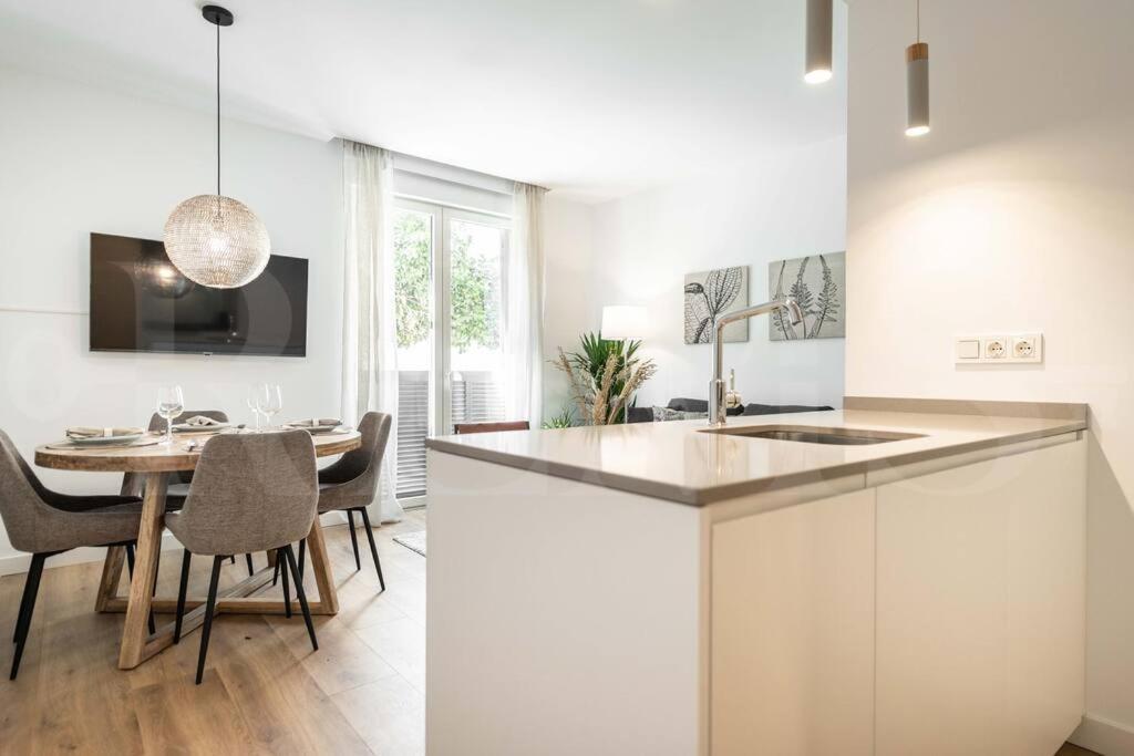 Calm Apartment With Private Patio By Rems Μάλαγα Εξωτερικό φωτογραφία
